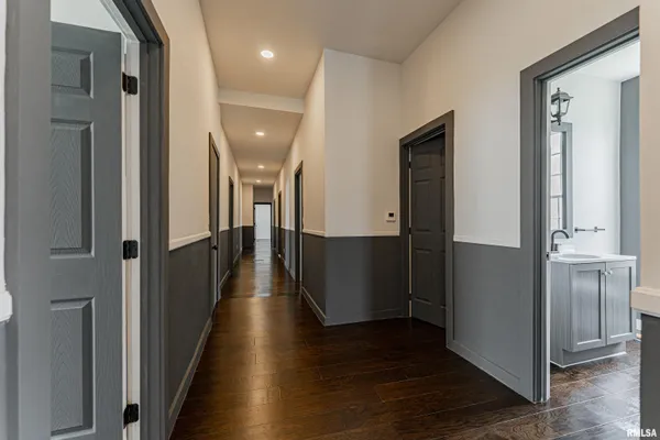 $249,900 | 418 Wyatt Avenue, Lincoln, IL 62656