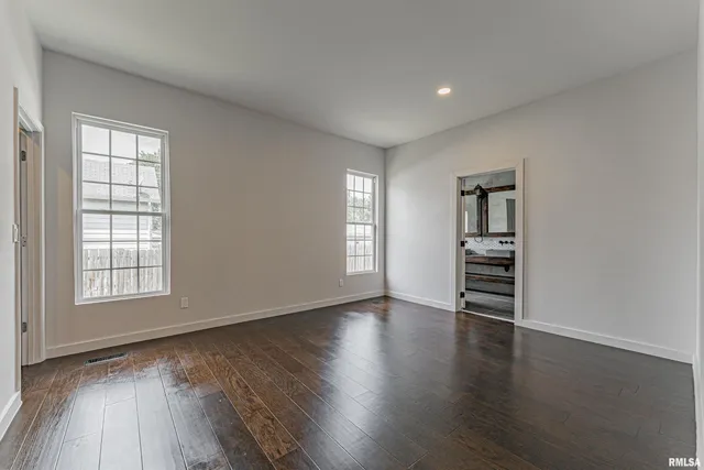 $249,900 | 418 Wyatt Avenue, Lincoln, IL 62656