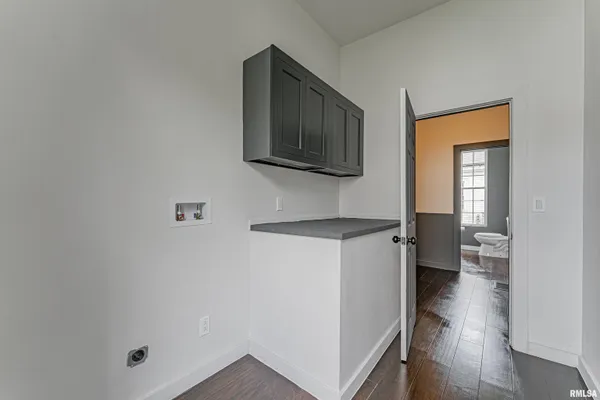 $249,900 | 418 Wyatt Avenue, Lincoln, IL 62656