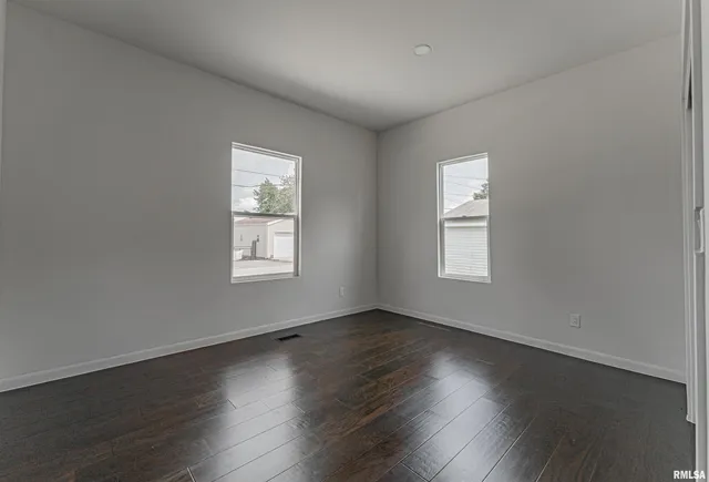 $249,900 | 418 Wyatt Avenue, Lincoln, IL 62656