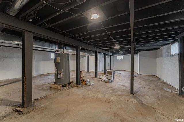 $249,900 | 418 Wyatt Avenue, Lincoln, IL 62656