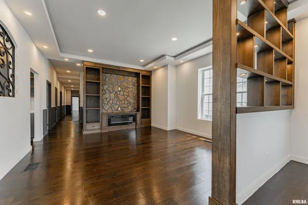 $249,900 | 418 Wyatt Avenue, Lincoln, IL 62656