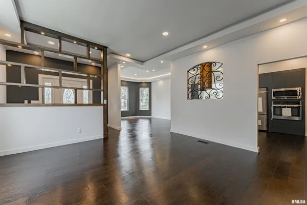 $249,900 | 418 Wyatt Avenue, Lincoln, IL 62656