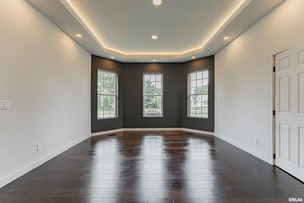 $249,900 | 418 Wyatt Avenue, Lincoln, IL 62656