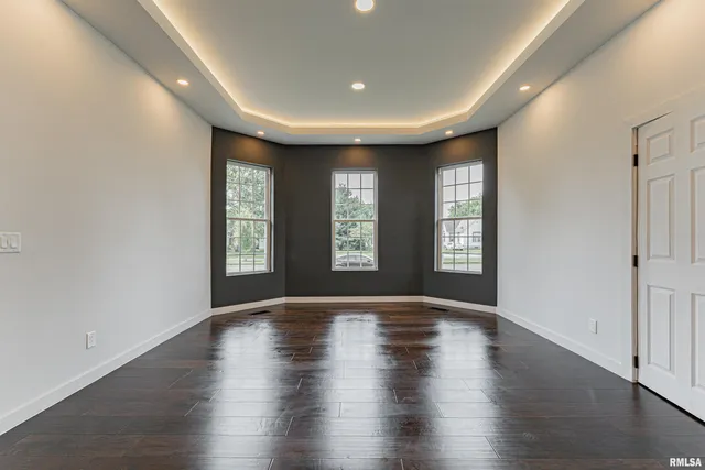 $249,900 | 418 Wyatt Avenue, Lincoln, IL 62656