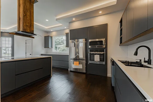 $249,900 | 418 Wyatt Avenue, Lincoln, IL 62656