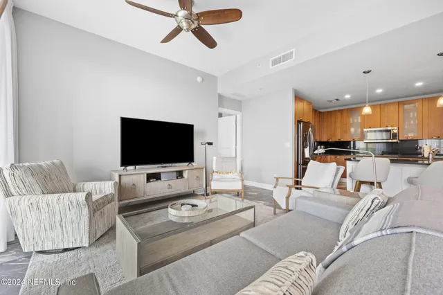 $560,000 | 1431 Riverplace Boulevard, Unit 2602, Jacksonville, FL 32207