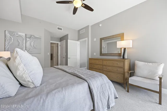 $560,000 | 1431 Riverplace Boulevard, Unit 2602, Jacksonville, FL 32207