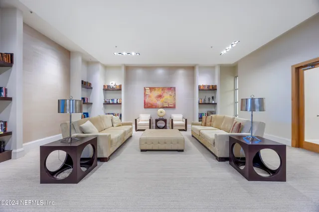 $560,000 | 1431 Riverplace Boulevard, Unit 2602, Jacksonville, FL 32207