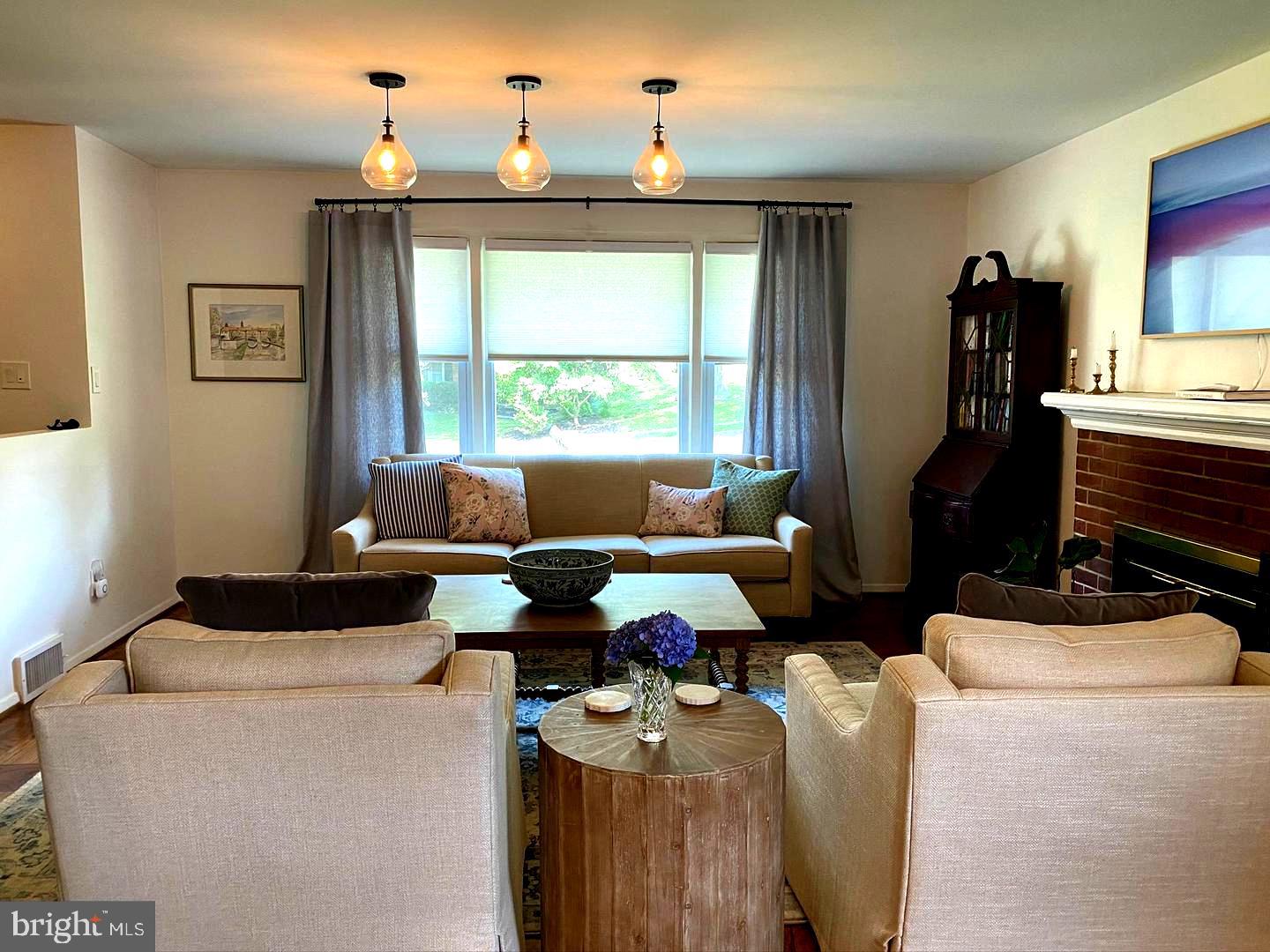 7427 Grace Street Springfield, VA 22150 - Photo 7 of 39