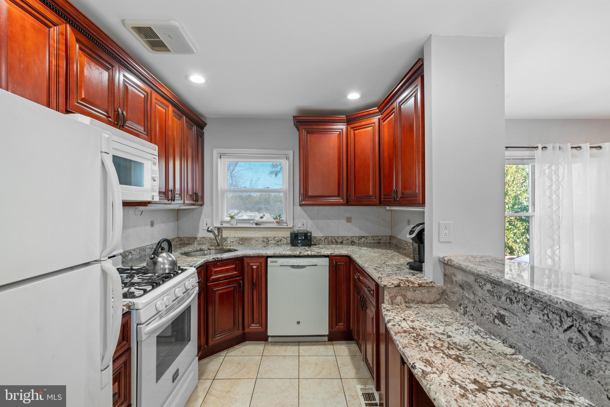 9311 Neil Road, Unit B Philadelphia, PA 19115 - Photo 3 of 17 Kitchen