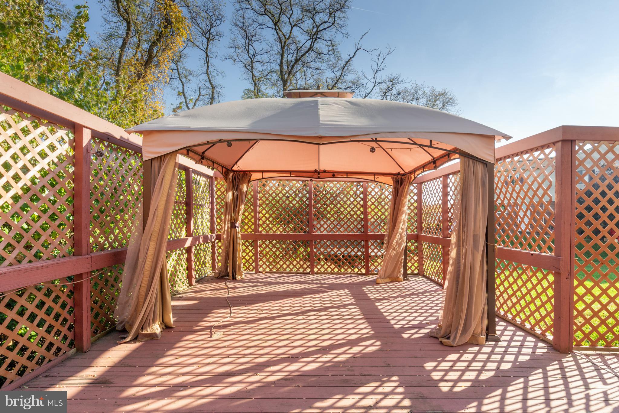 9311 Neil Road, Unit B Philadelphia, PA 19115 - Photo 4 of 17 Private deck