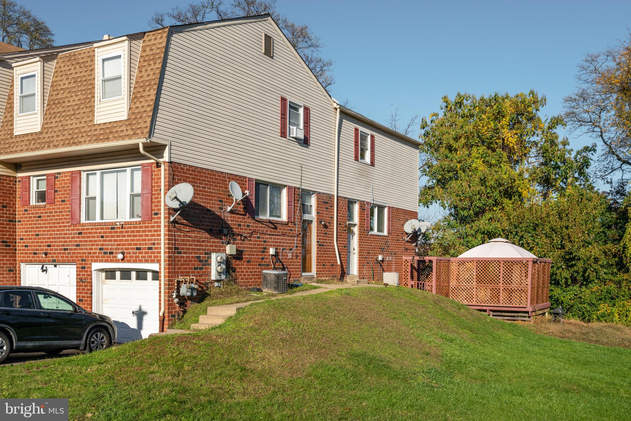 9311 Neil Road, Unit B Philadelphia, PA 19115 - Photo 5 of 17 Side Yard