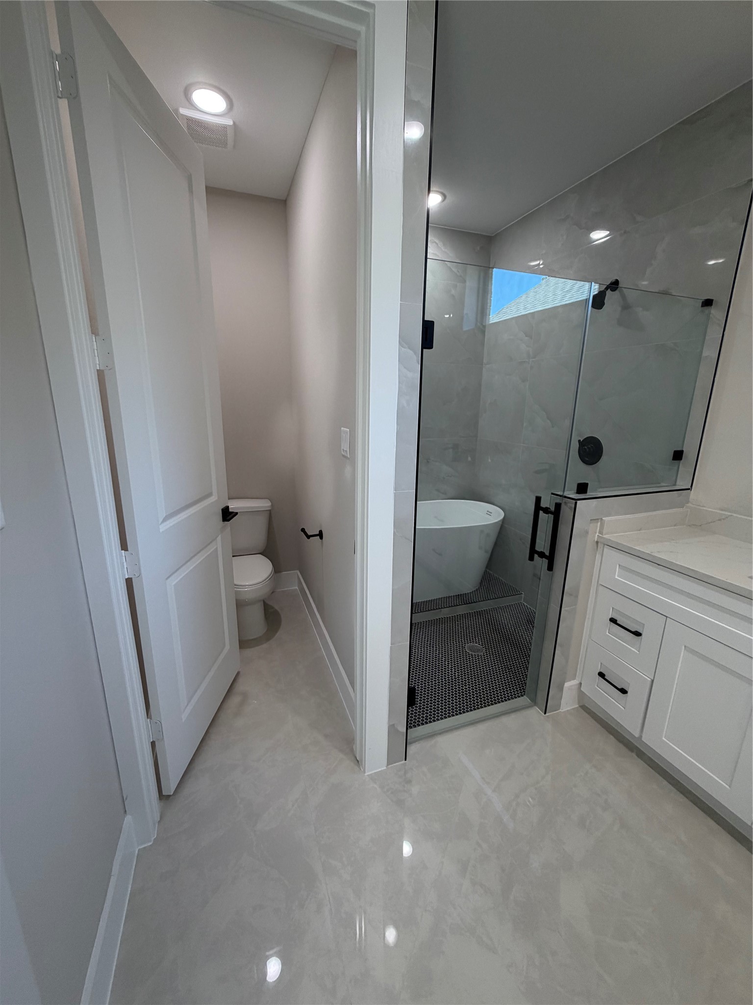 2523 Liguria Spring Spring, TX 77388 - Photo 13 of 26 a bathroom with a sink a toilet and shower