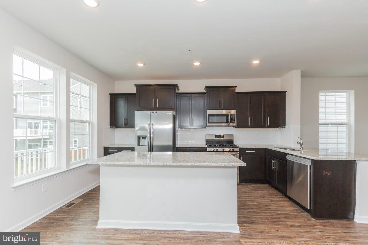 313 Bright Light Edgewater, MD 21037 - Photo 2 of 15