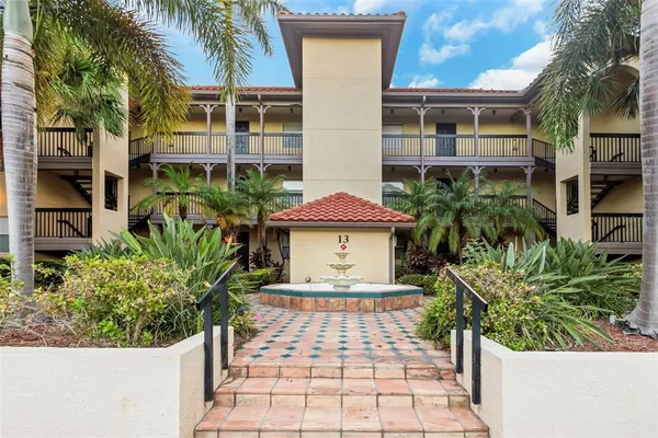 $1,999 | 2400 Feather Sound Drive, Unit 1328, Clearwater, FL 33762