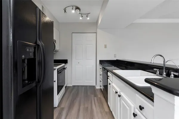 $1,999 | 2400 Feather Sound Drive, Unit 1328, Clearwater, FL 33762