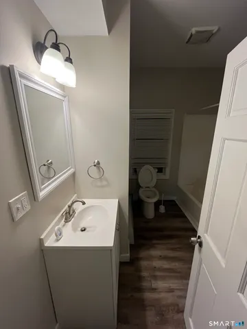 $1,800 | 26 Monroe Street, Unit 1, Norwich, CT 06360