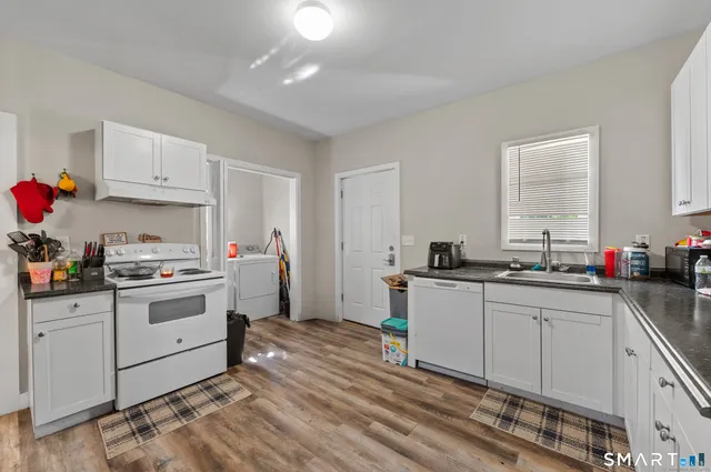 $1,800 | 26 Monroe Street, Unit 1, Norwich, CT 06360