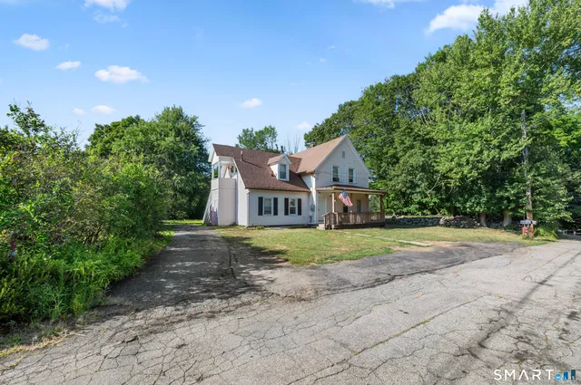 $1,800 | 26 Monroe Street, Unit 1, Norwich, CT 06360