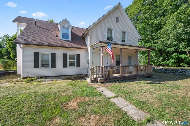 $1,800 | 26 Monroe Street, Unit 1, Norwich, CT 06360