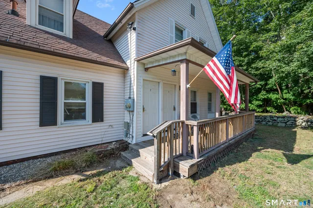 $1,800 | 26 Monroe Street, Unit 1, Norwich, CT 06360