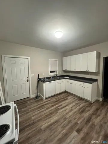 $1,800 | 26 Monroe Street, Unit 1, Norwich, CT 06360