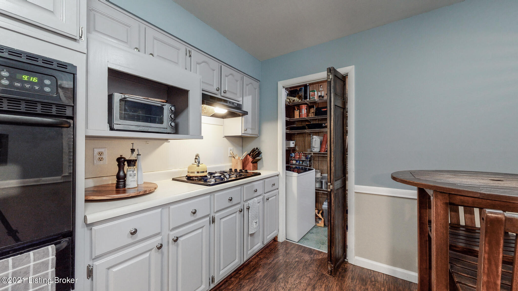 613 Edith Road Louisville, KY 40206 - Photo 10 of 21 Kitchen to Laundry