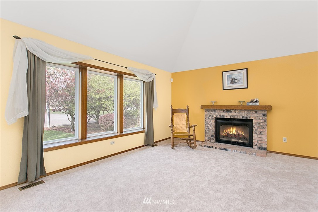15375 Southeast 183rd Drive Renton, WA 98058 - Photo 3 of 24 Gallery Image 3