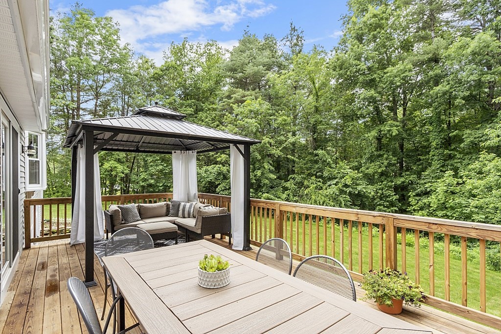 27 Tanglewood Road Sterling, MA 01564 - Photo 34 of 38 a view of a patio on the roof deck