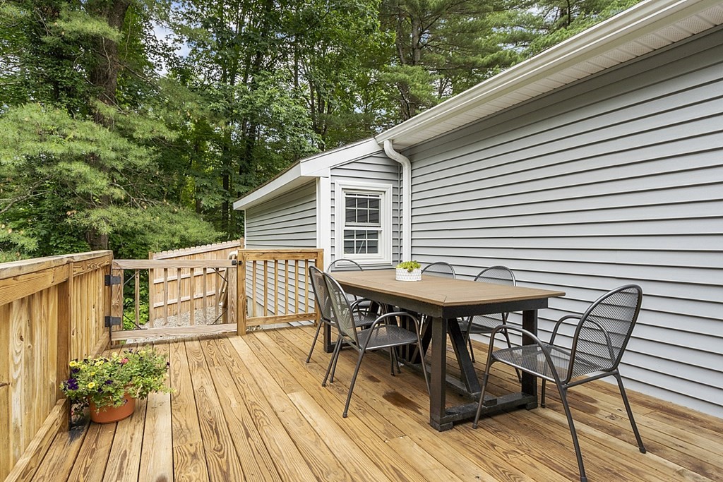 27 Tanglewood Road Sterling, MA 01564 - Photo 36 of 38 a balcony view with a seating space