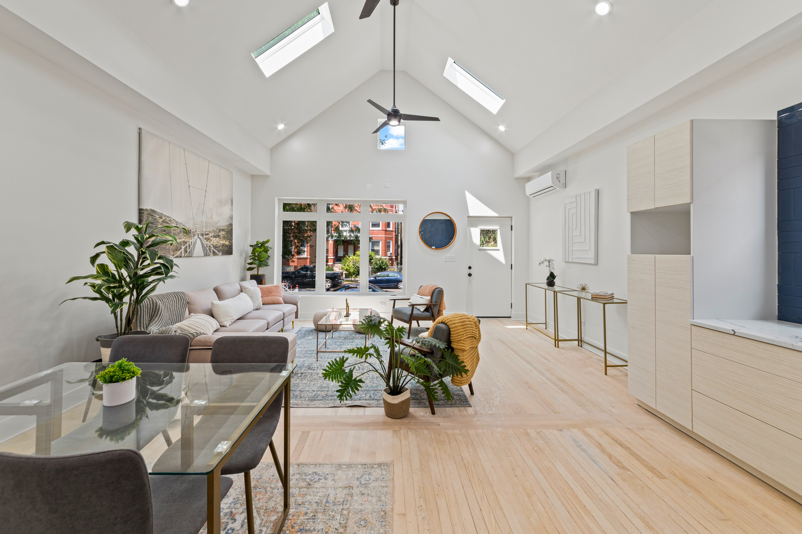 2711 West 24th Street Chicago, IL 60608 - Photo 2 of 29