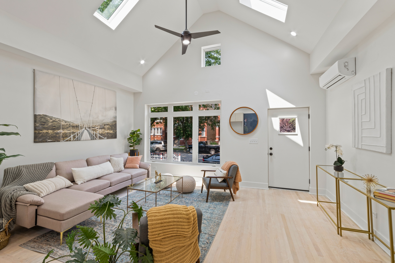 2711 West 24th Street Chicago, IL 60608 - Photo 3 of 29