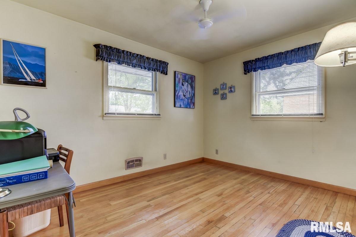 2721 Huntington Road Springfield, IL 62703 - Photo 17 of 36