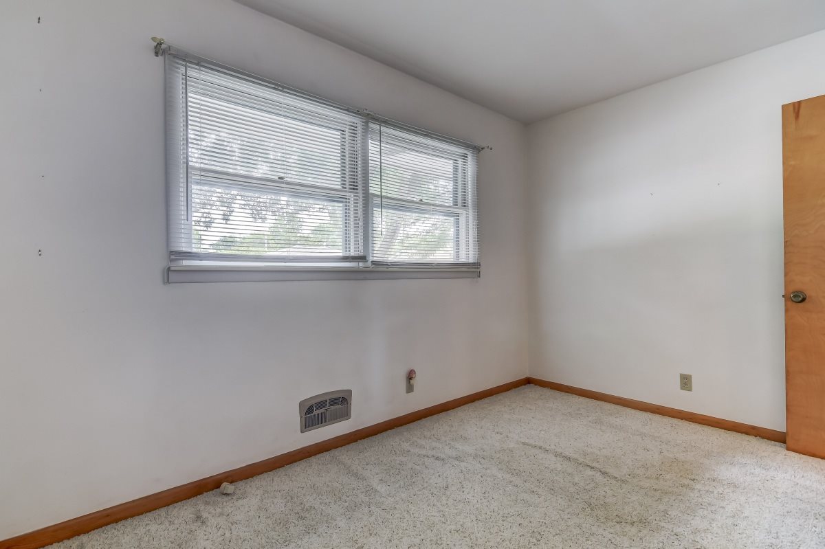2721 Huntington Road Springfield, IL 62703 - Photo 23 of 36