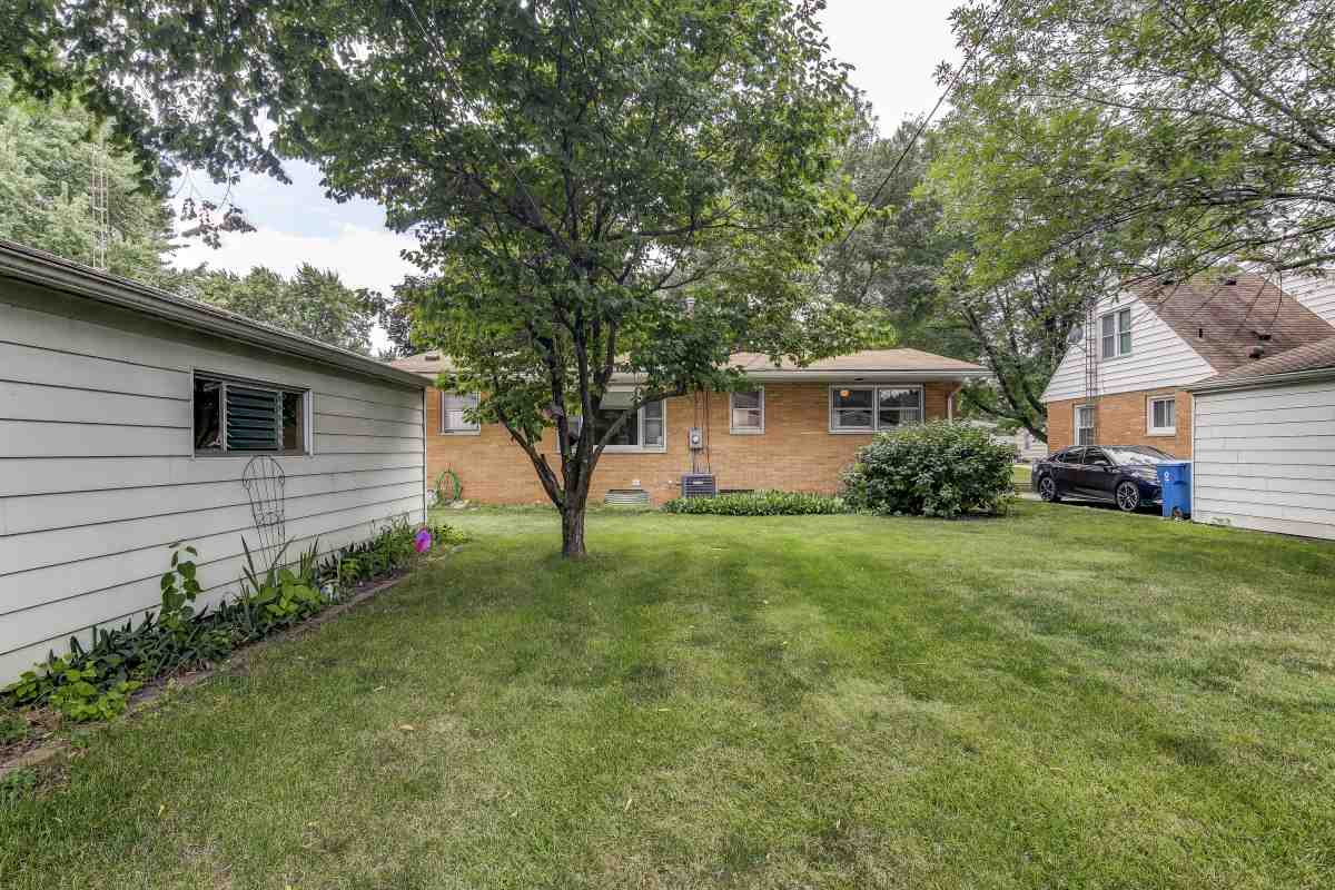 2721 Huntington Road Springfield, IL 62703 - Photo 31 of 36