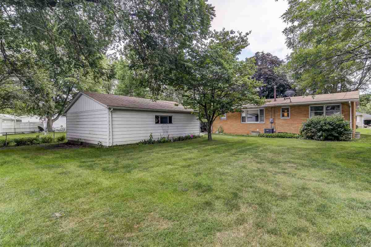 2721 Huntington Road Springfield, IL 62703 - Photo 33 of 36