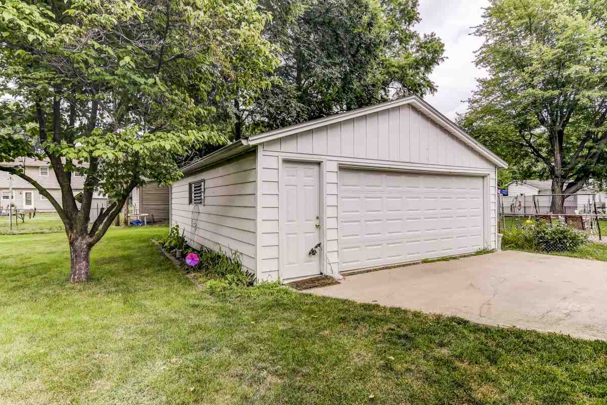 2721 Huntington Road Springfield, IL 62703 - Photo 34 of 36