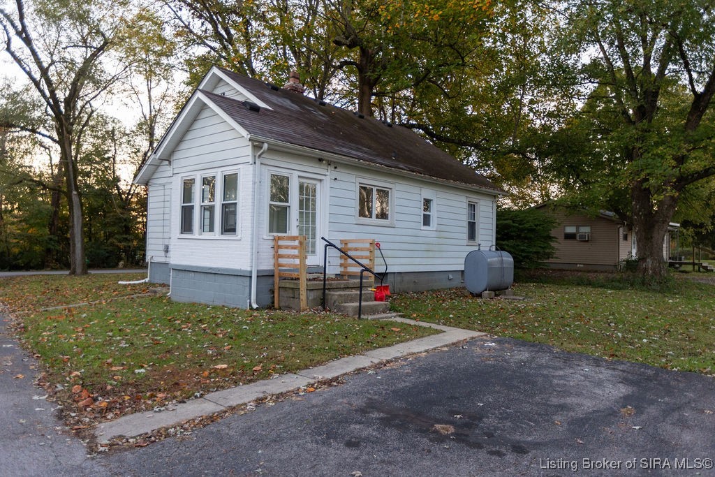 1515 Tunnel Mill Road Charlestown, IN 47111 - Photo 4 of 35