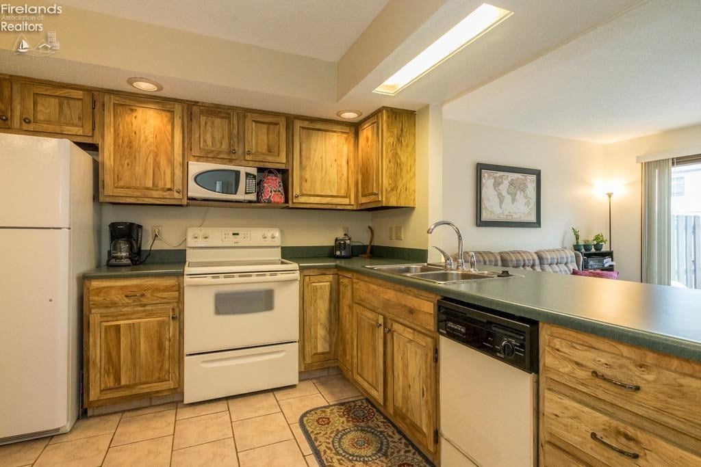 1236 Hidden Ridge Road, Unit E Toledo, OH 43615 - Photo 6 of 10 Gallery Image 6