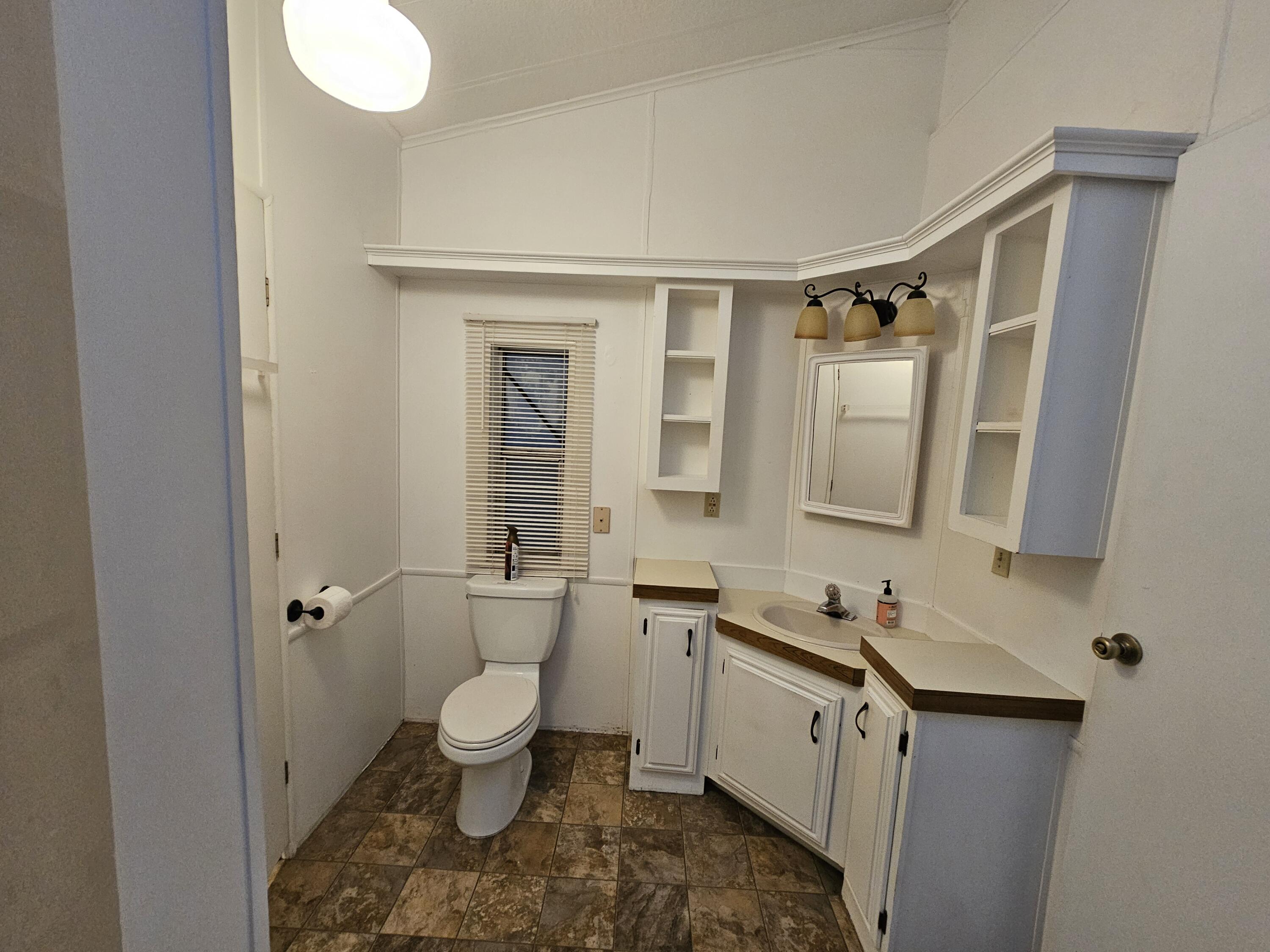 831 Crow Road Merlin, OR 97532 - Photo 12 of 29 Primary Bathroom 2