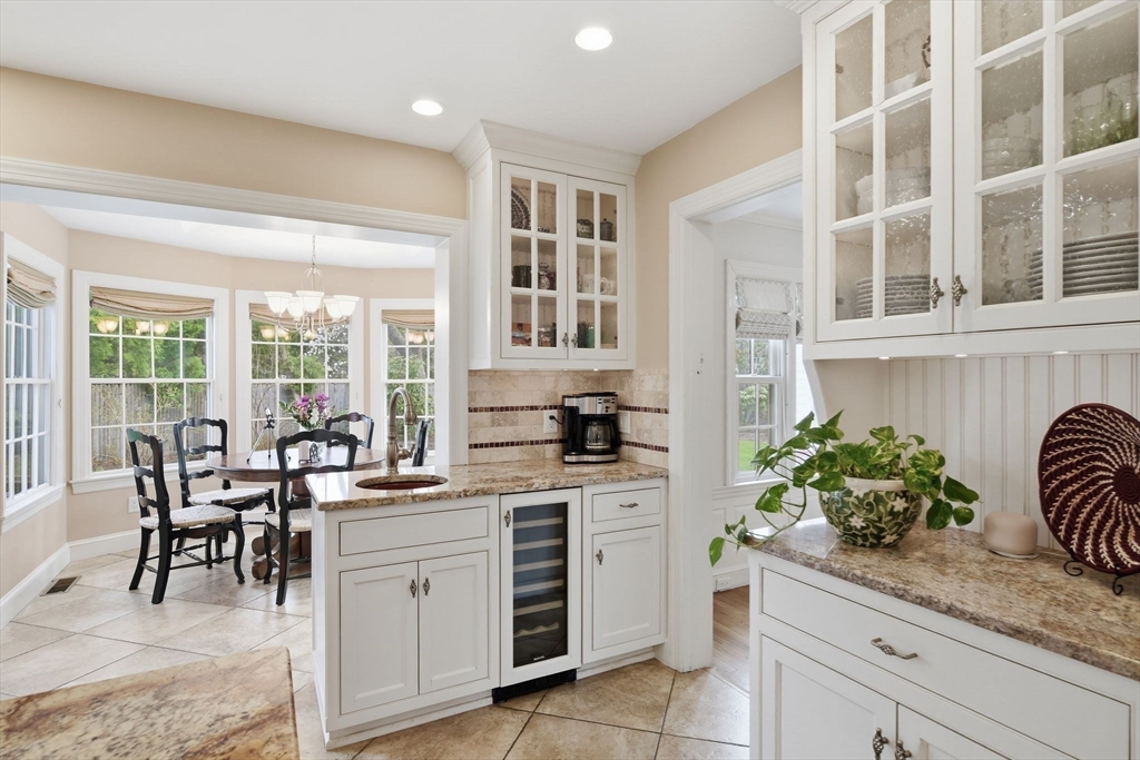 324 Farmington Road Longmeadow, MA 01106 - Photo 17 of 42