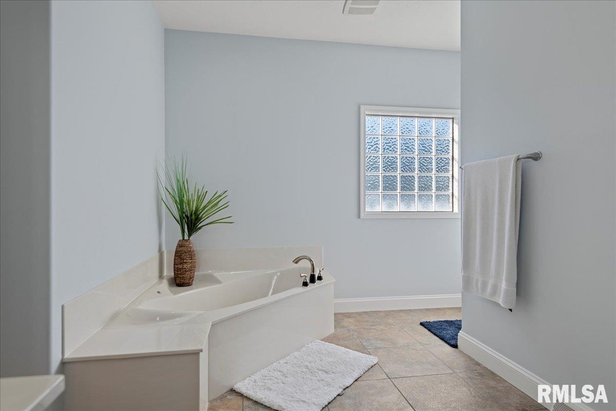 1609 Cressa Court Springfield, IL 62704 - Photo 27 of 41