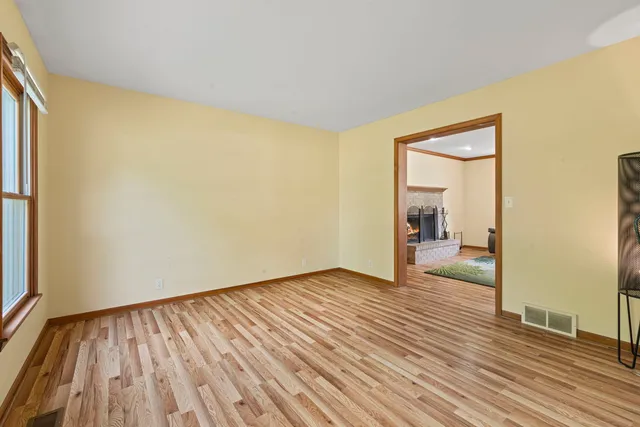 $3,000 | 630 Maple Court, Elburn, IL 60119