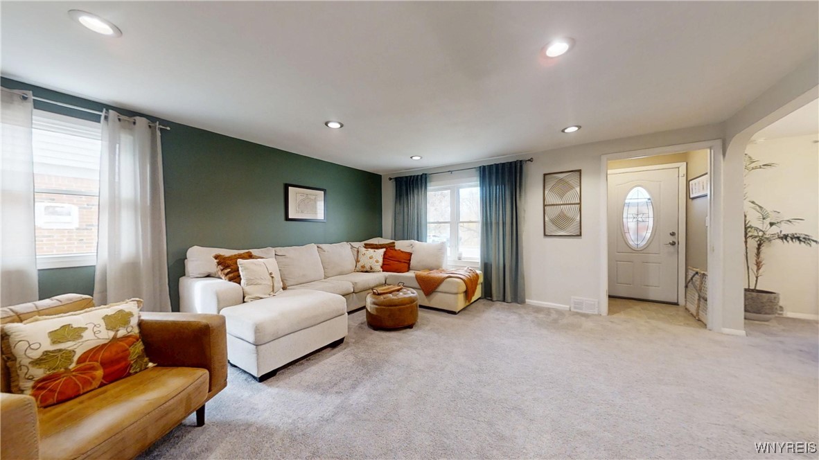 1364 Ellicott Creek Road Tonawanda, NY 14150 - Photo 3 of 48