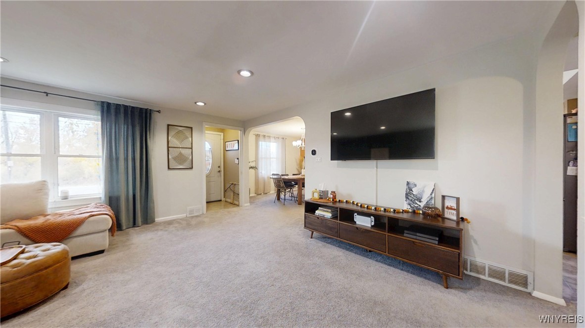 1364 Ellicott Creek Road Tonawanda, NY 14150 - Photo 4 of 48