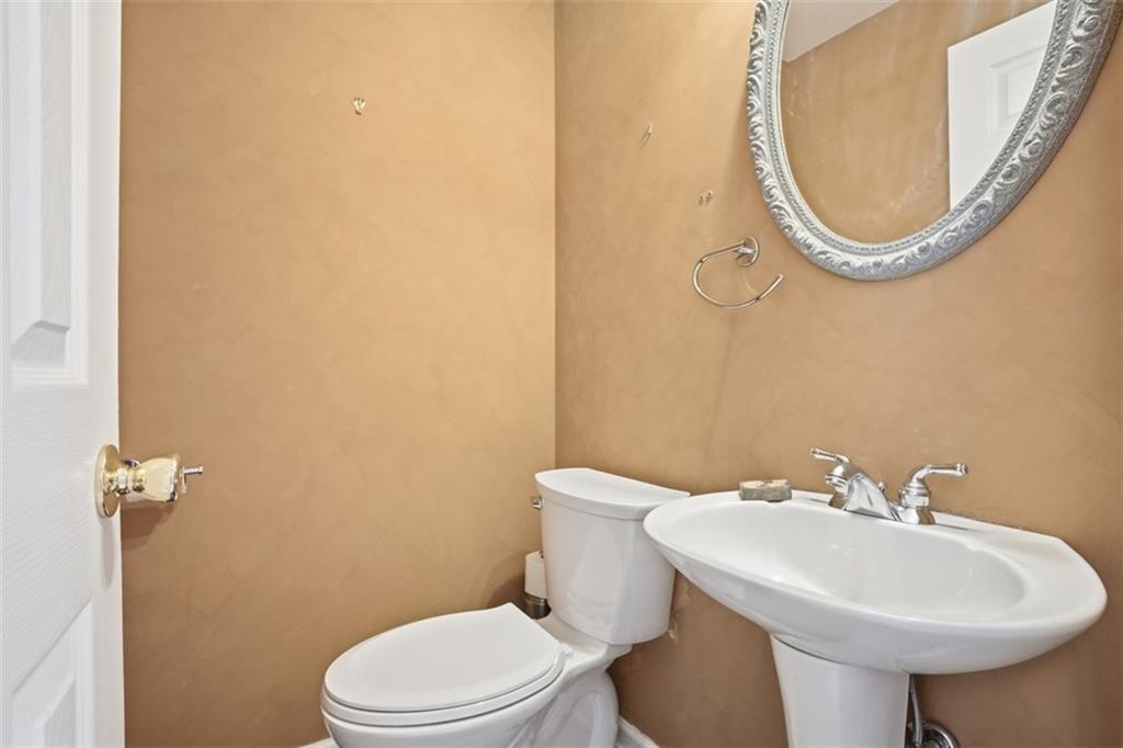 1202 Romanhoff Street Pittsburgh, PA 15212 - Photo 12 of 30 Gallery Image 12