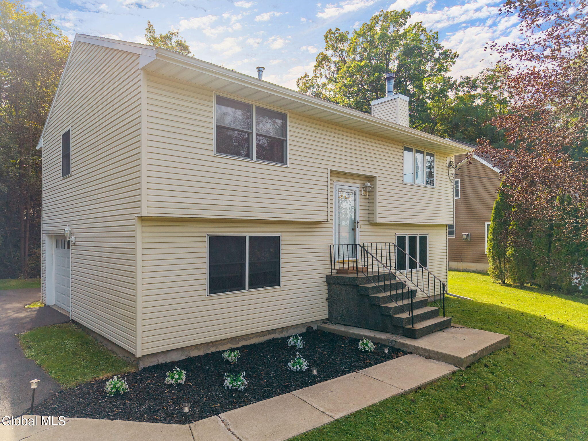 4040 River Road Niskayuna, NY 12309 - Photo 1 of 44 1-4040RiverRd_003