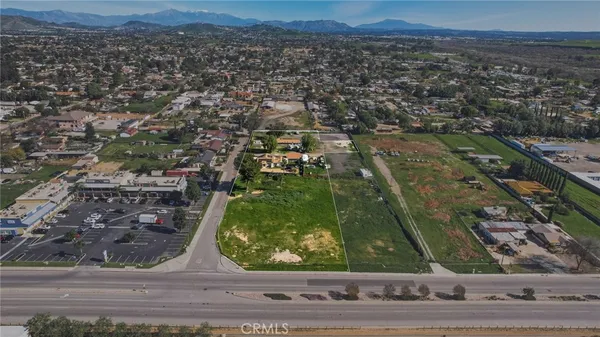 $1,980,000 | 5930 Etiwanda Avenue, Jurupa Valley, CA 91752