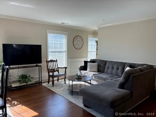 $1,900 | 67 West Main Street, Unit 323, Clinton, CT 06413